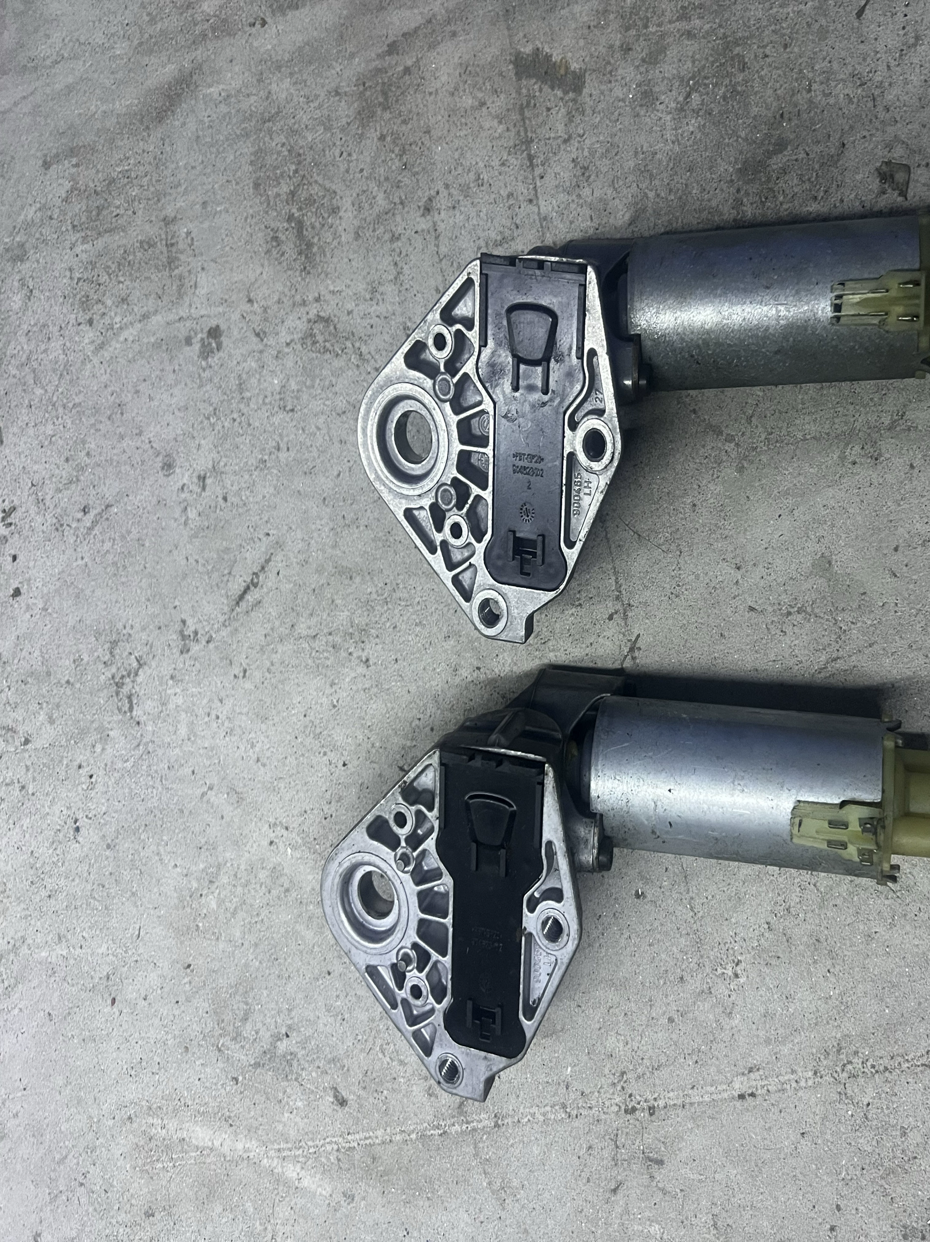 Porsche Cayenne seat height motor lifting motor main driver original demolition car - Image 3