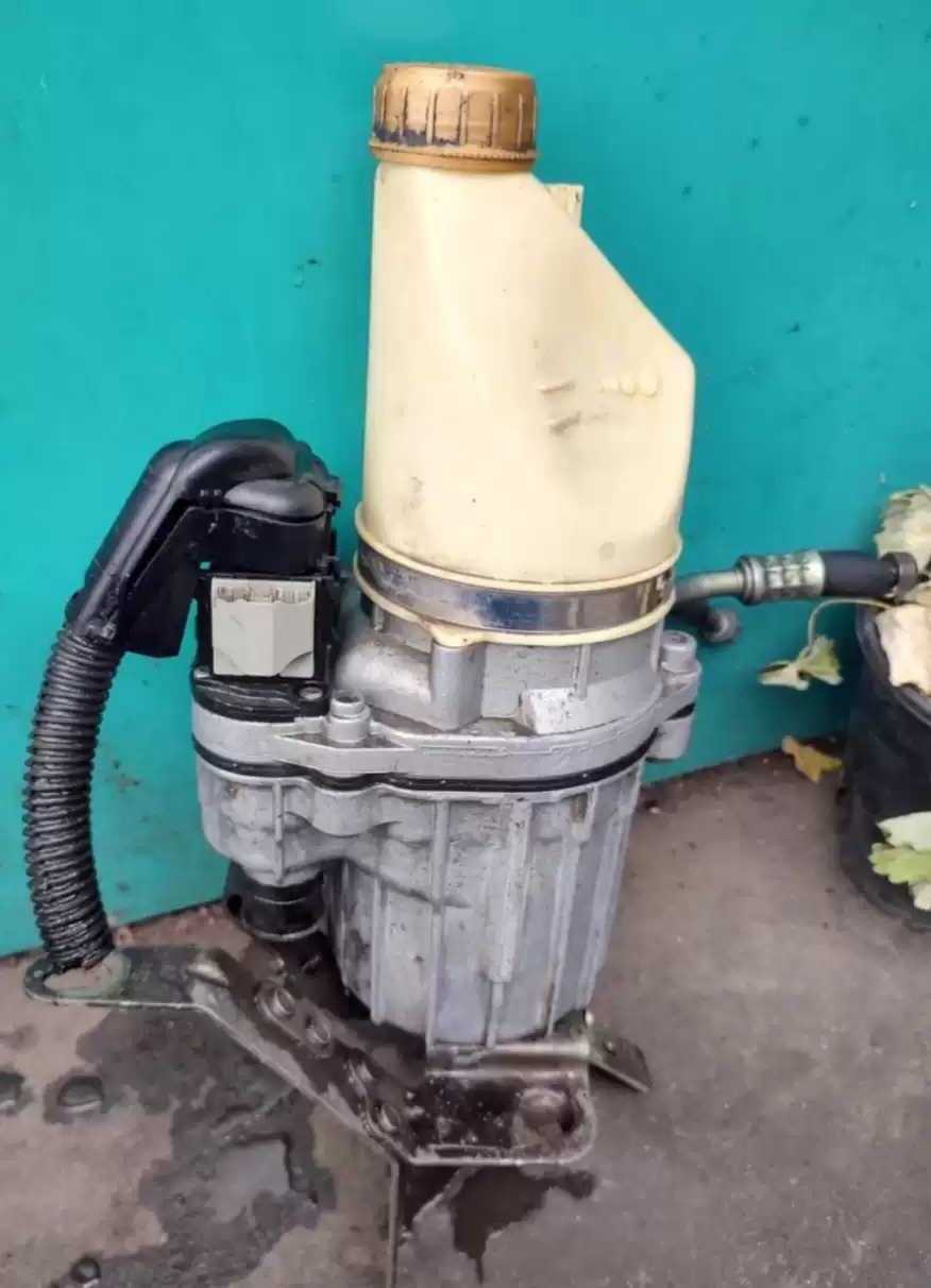 Suitable for Opel Astra Saifili 1.8L electronic booster pump direction booster pump steering booster pump