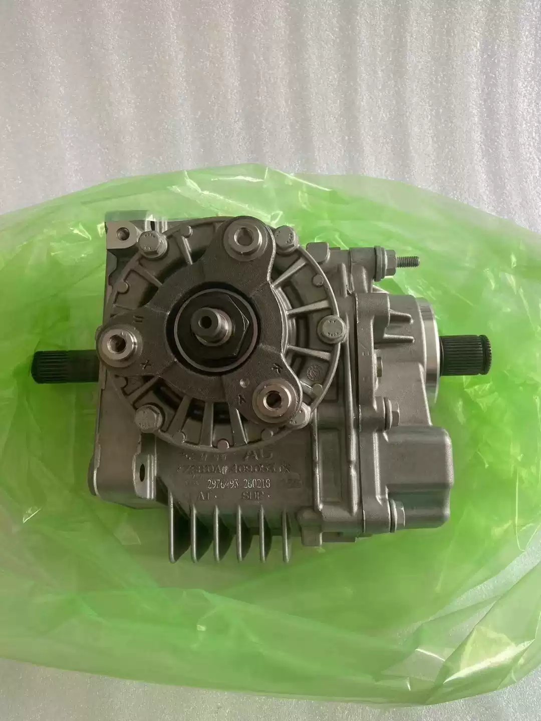 Suitable for Volkswagen Tiguan's new and old models Tuhuan Touwei Golf Magotan front and rear differential transfer gearbox assembly - Image 5