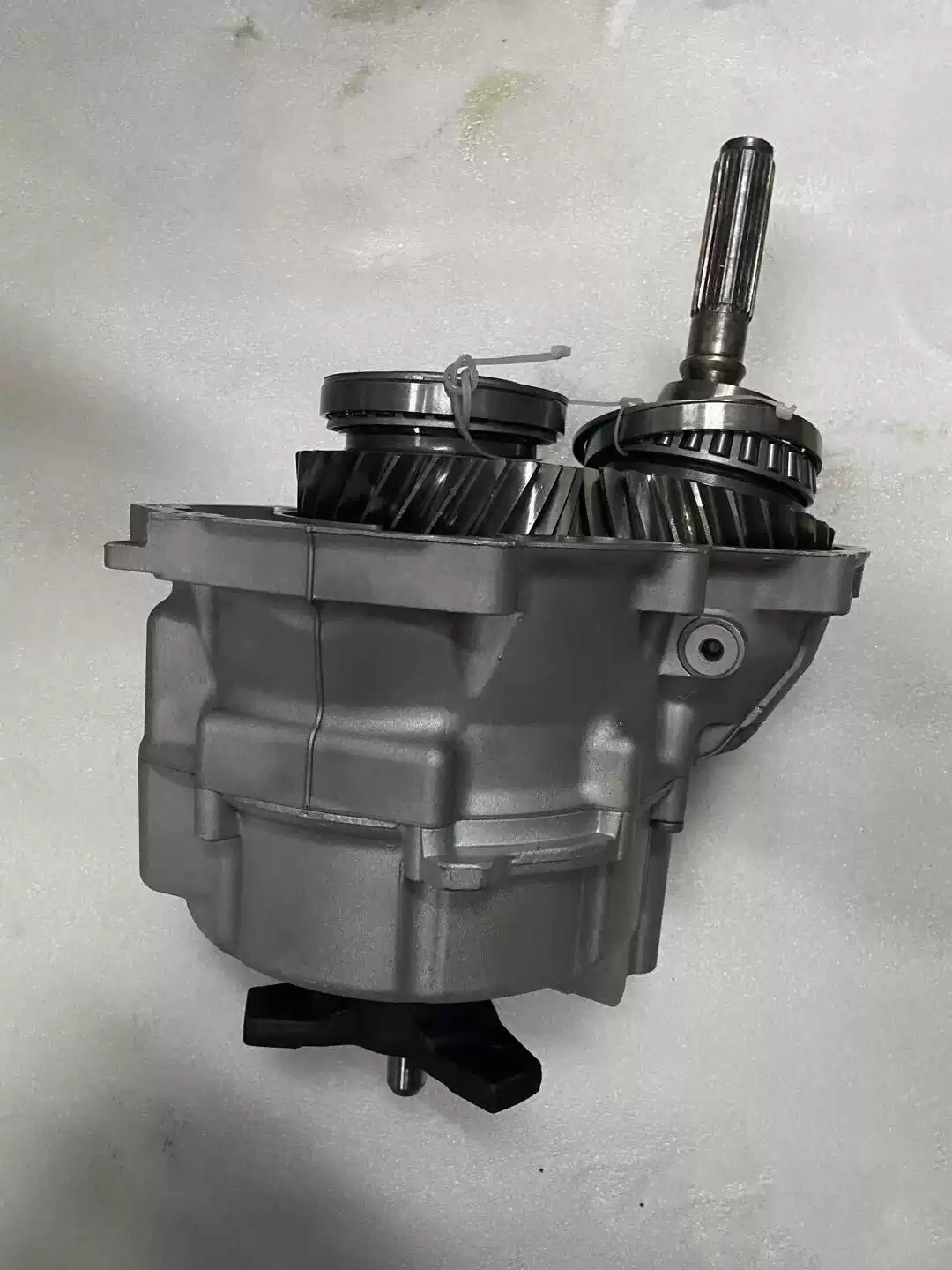 Suitable for Mercedes-Benz GLK260 GLK350 GLK300 GLC260 GLC300 front and rear differential transfer case