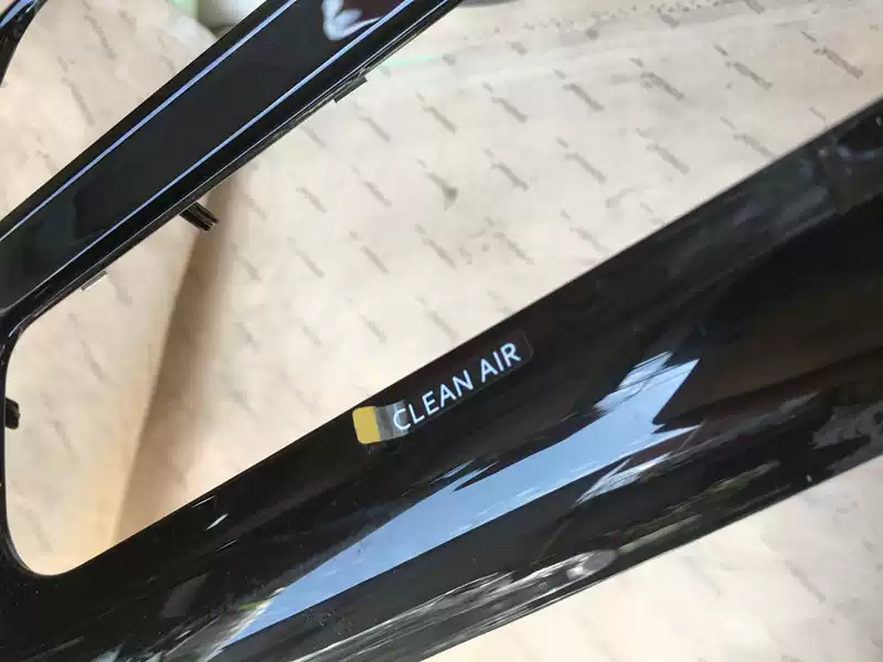 Volkswagen Sagitar 15-18 original car CD navigation face frame, new car teardown parts, mask panels are available in large quantities - Image 3