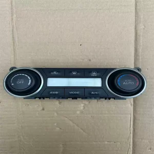 Adapt to Nissan classic Xuanyi air conditioner switch panel assembly automatic air conditioner control panel original car-removal parts