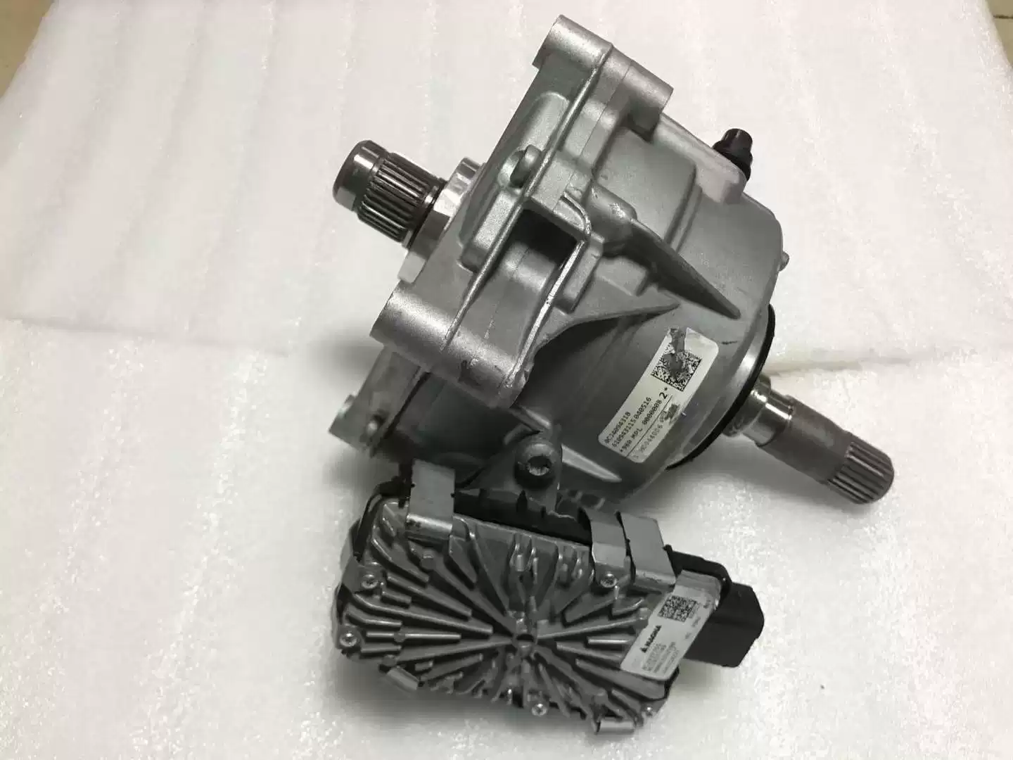 Suitable for Audi's new Q5 LA3 A4 A5 A7 A8L Q3 Q5Q7 transfer case transmission differential assembly - Image 3