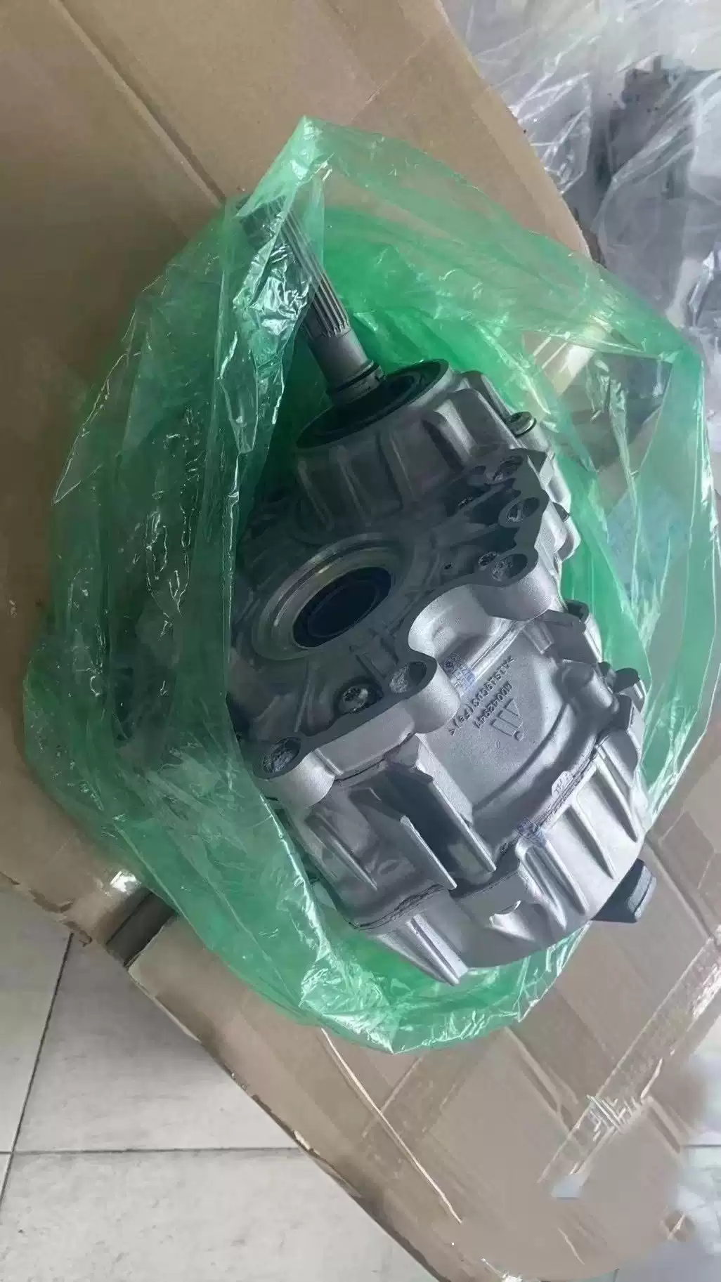 Suitable for Mercedes-Benz GLK260 GLK350 GLK300 GLC260 GLC300 front and rear differential transfer case - Image 4