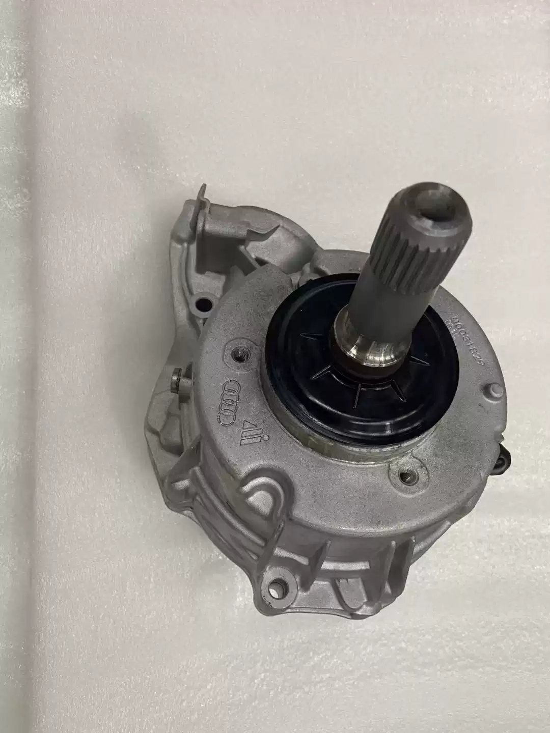 Suitable for Audi's new Q5 LA3 A4 A5 A7 A8L Q3 Q5Q7 transfer case transmission differential assembly - Image 5