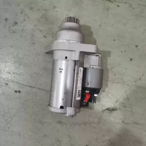 Suitable for Volkswagen LaVida Sagitar 2.0T1.8T Magotan Polo Touran Mingrui starter motor starter assembly