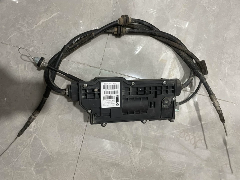 Applicable to BMW 7 Series X5 X6 740 730 X6E70 71F15 16 Handbrake Module Electronic Handbrake Module - Image 5