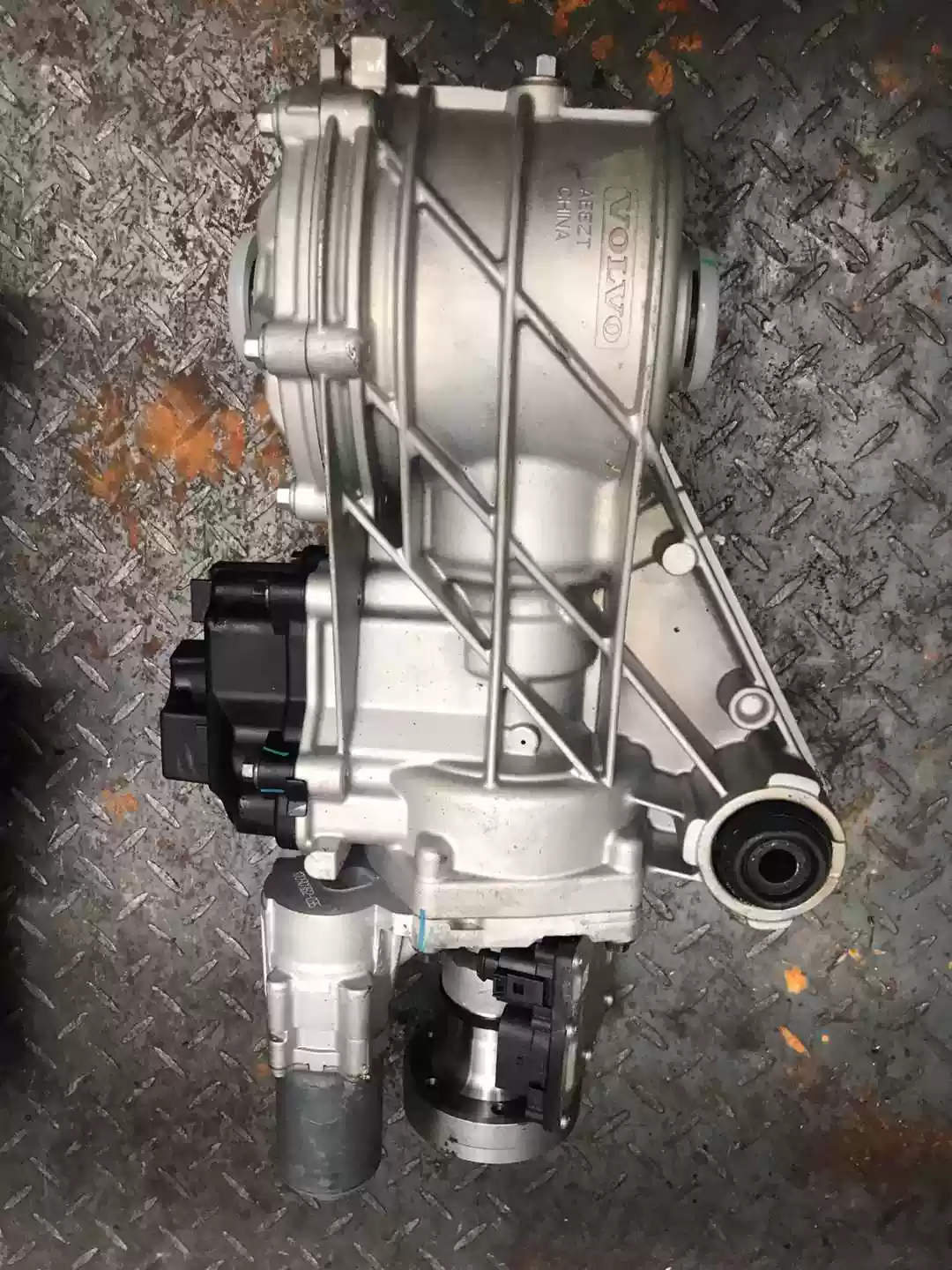 Applicable to Volvo XC60XC90 S60 S80L front and rear differential four-wheel drive coupler tail teeth transfer case assembly