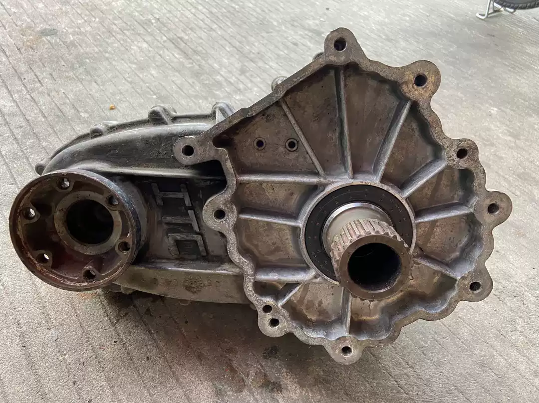 Applicable to Mercedes-Benz W164 251 ML350 GLS320 GL450R300 R500GLK260 Transfer Case Assembly - Image 3