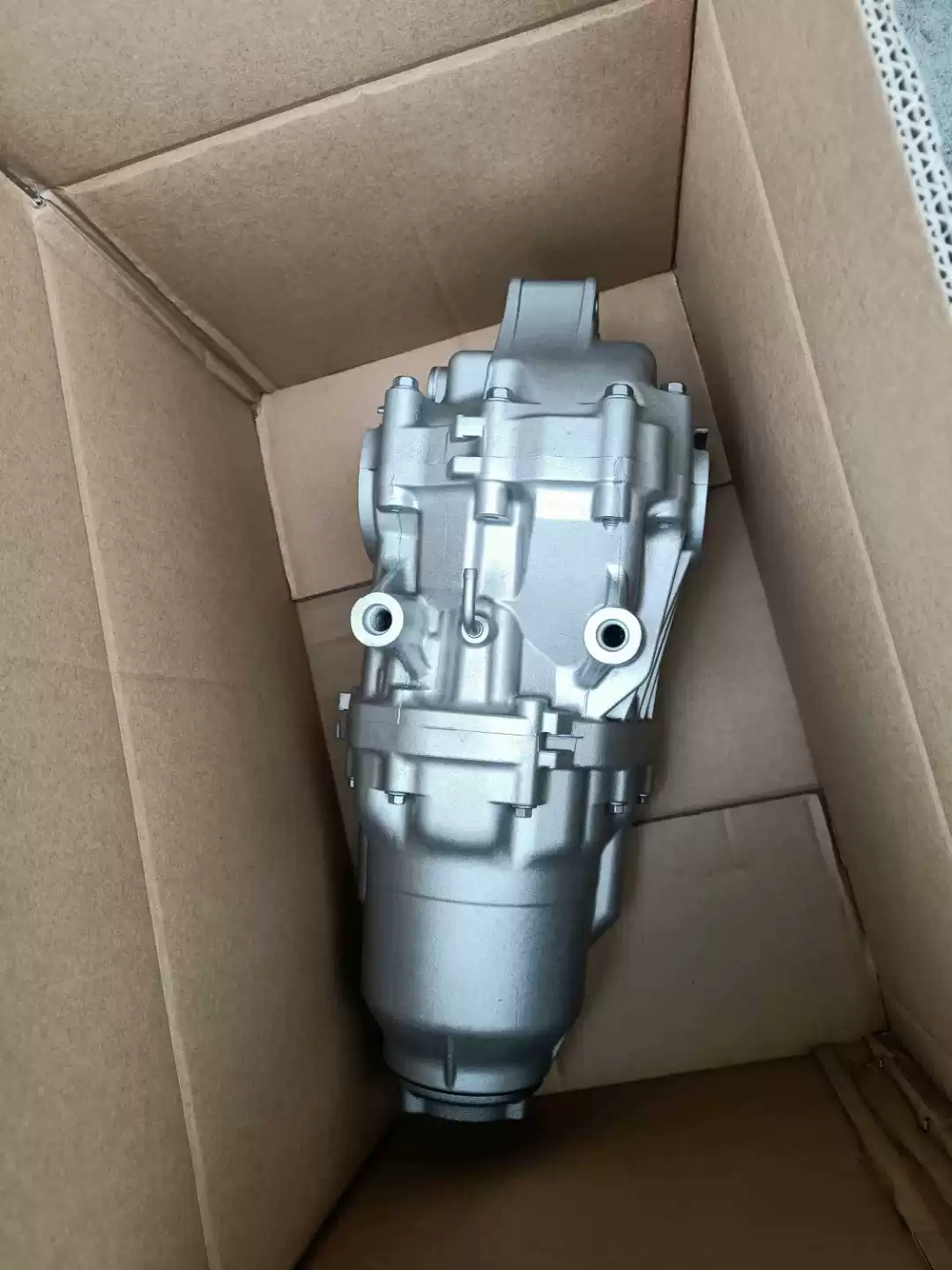 Suitable for Honda CRV URV Siwei Crown Road Haoying rear axle tail teeth transfer case front and rear differential assembly