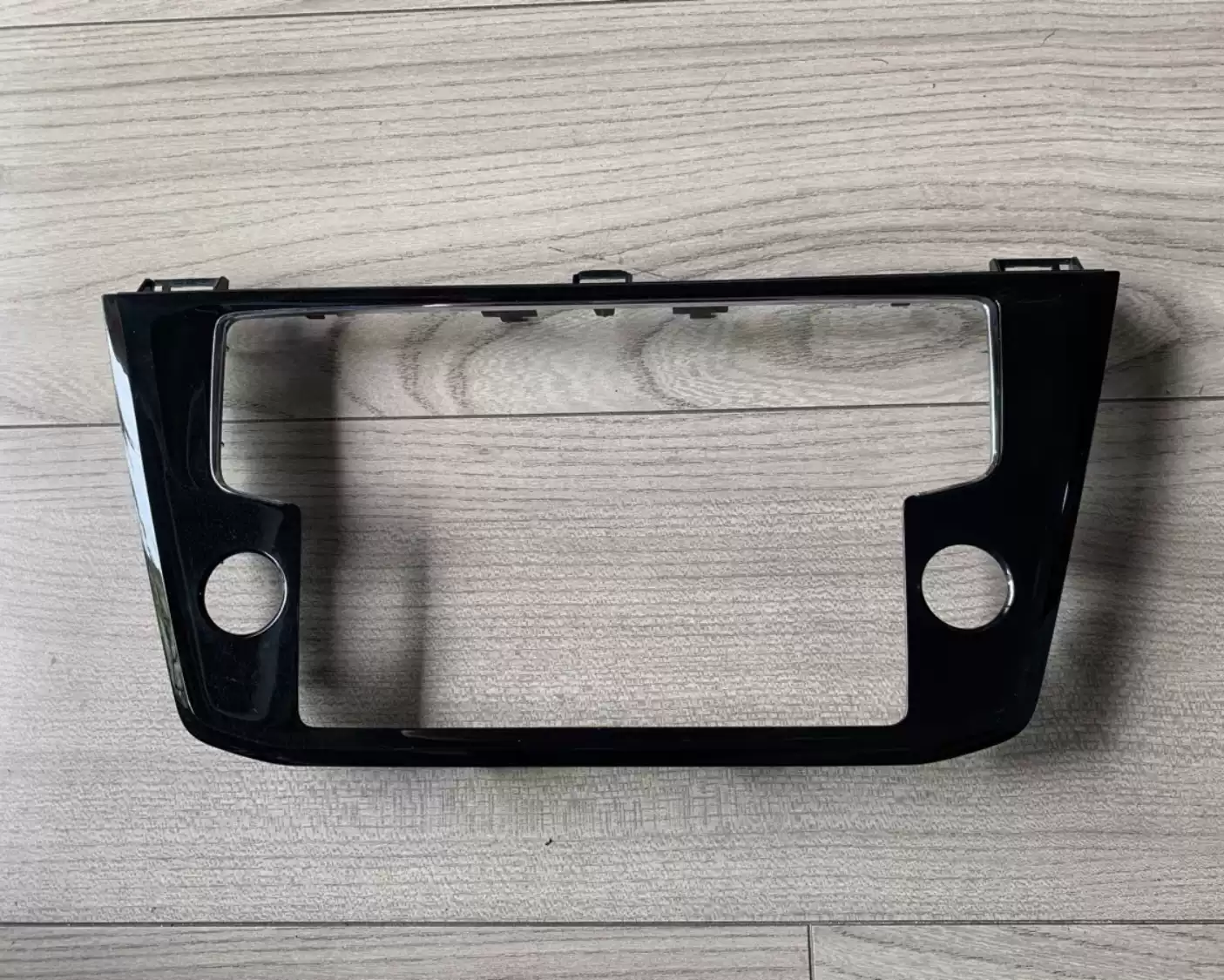 Tiguan L central control face frame Volkswagen Tiguan L original car screen face frame Original car CD machine face frame Panel mask removal parts - Image 5