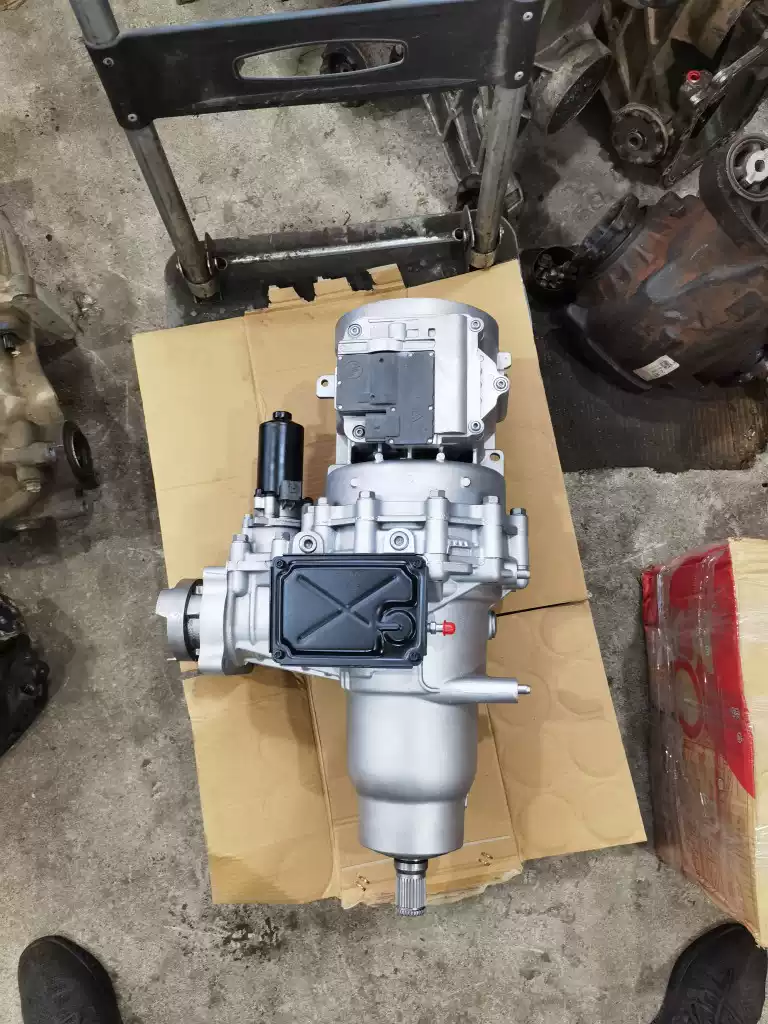 Applicable to Jeep Free Light Differential Guide Free Passenger Grand Cherokee Rear Differential Transfer Case Assembly - Image 5