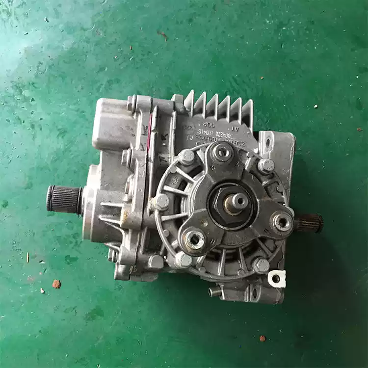 Suitable for Volkswagen Tiguan's new and old models Tuhuan Touwei Golf Magotan front and rear differential transfer gearbox assembly