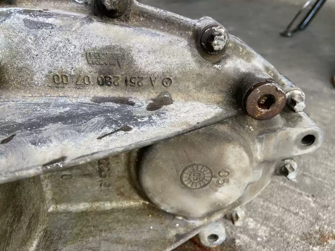 Applicable to Mercedes-Benz W164 251 ML350 GLS320 GL450R300 R500GLK260 Transfer Case Assembly - Image 4